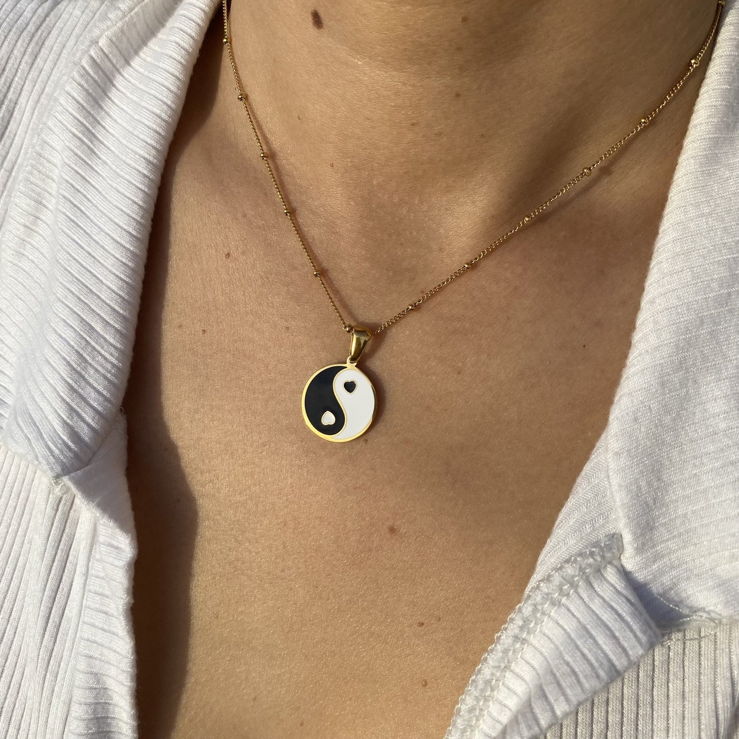 Black Balance Necklace - blunt cases