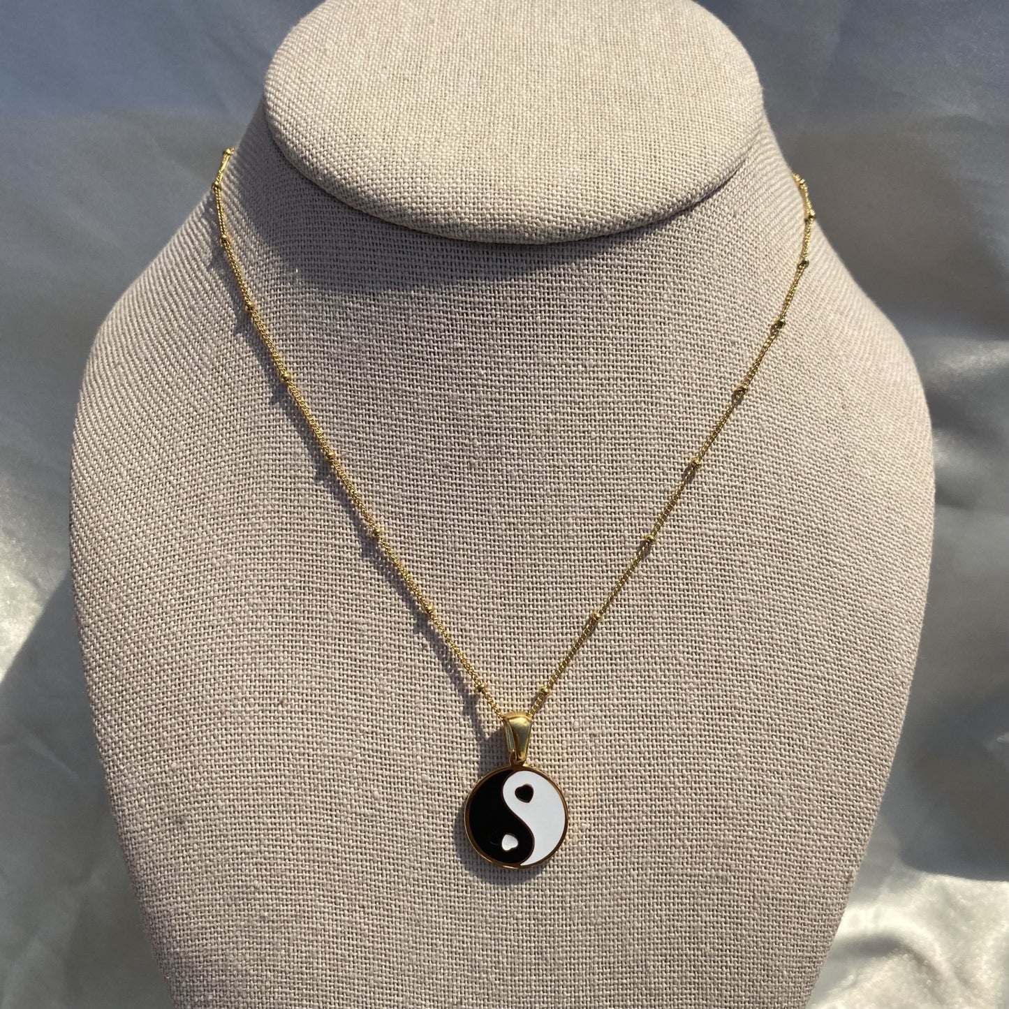 Black Balance Necklace - blunt cases