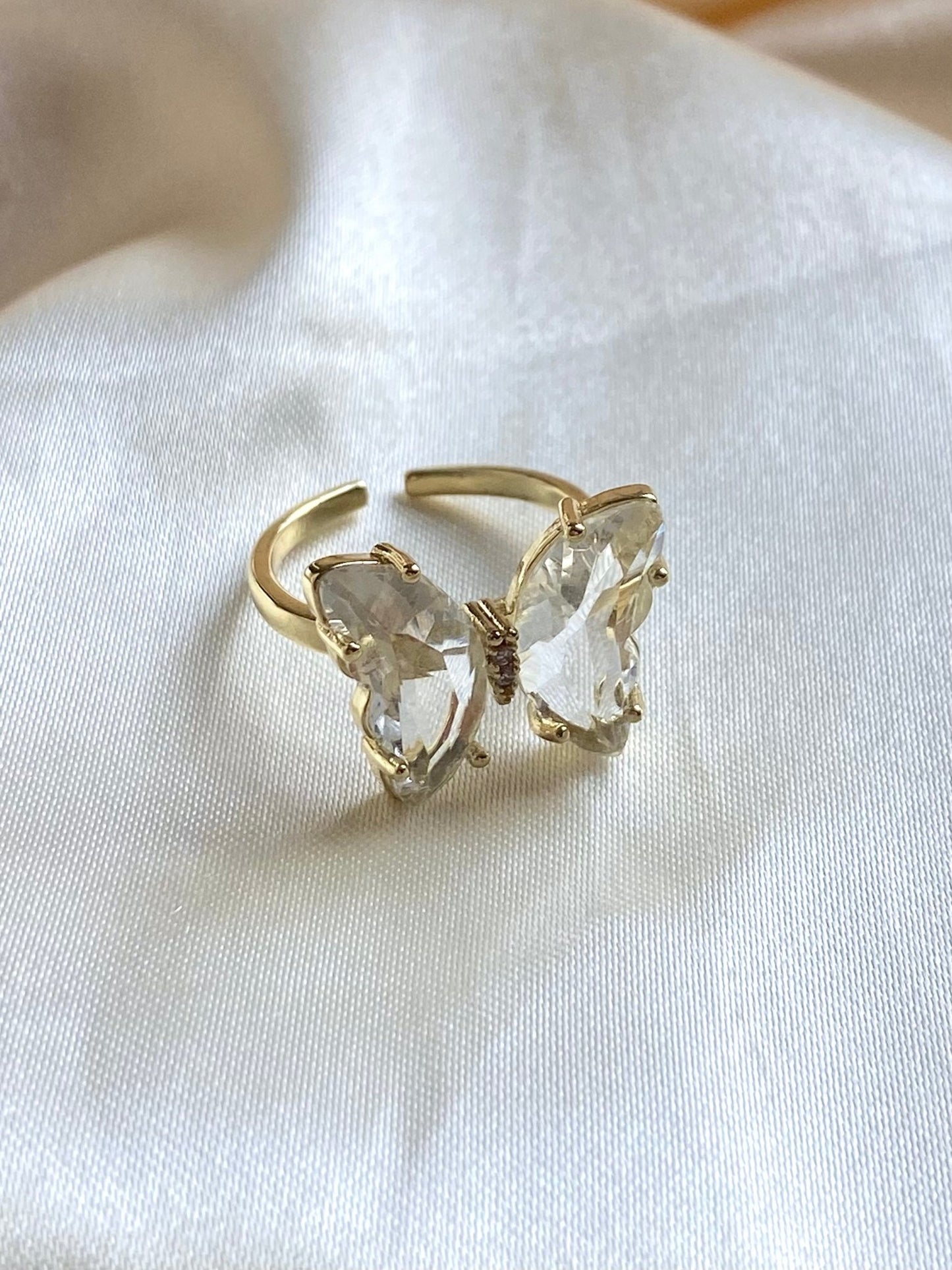 Crystal Flutter Ring - blunt cases