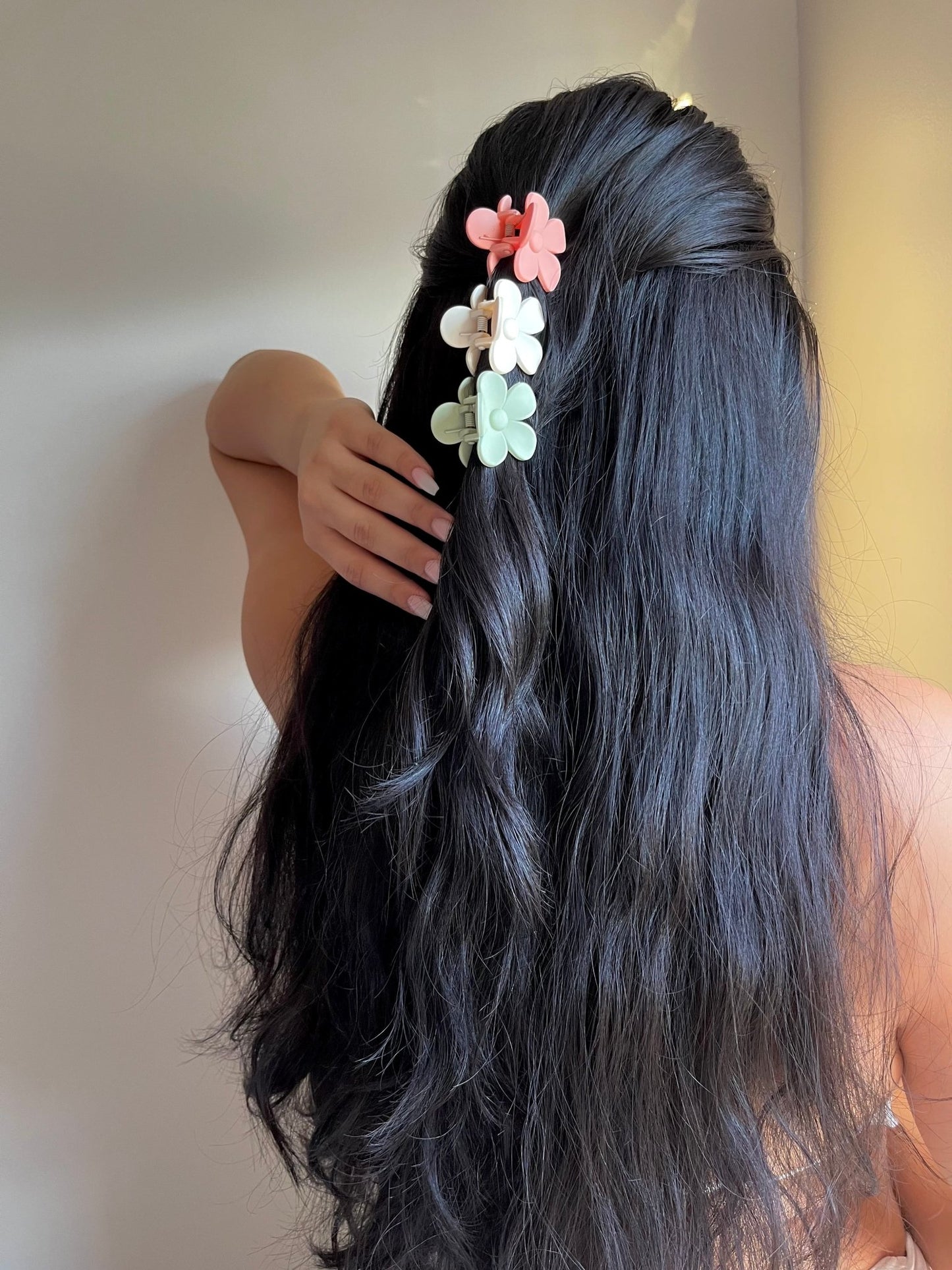 Daisy Hair Clip - blunt cases