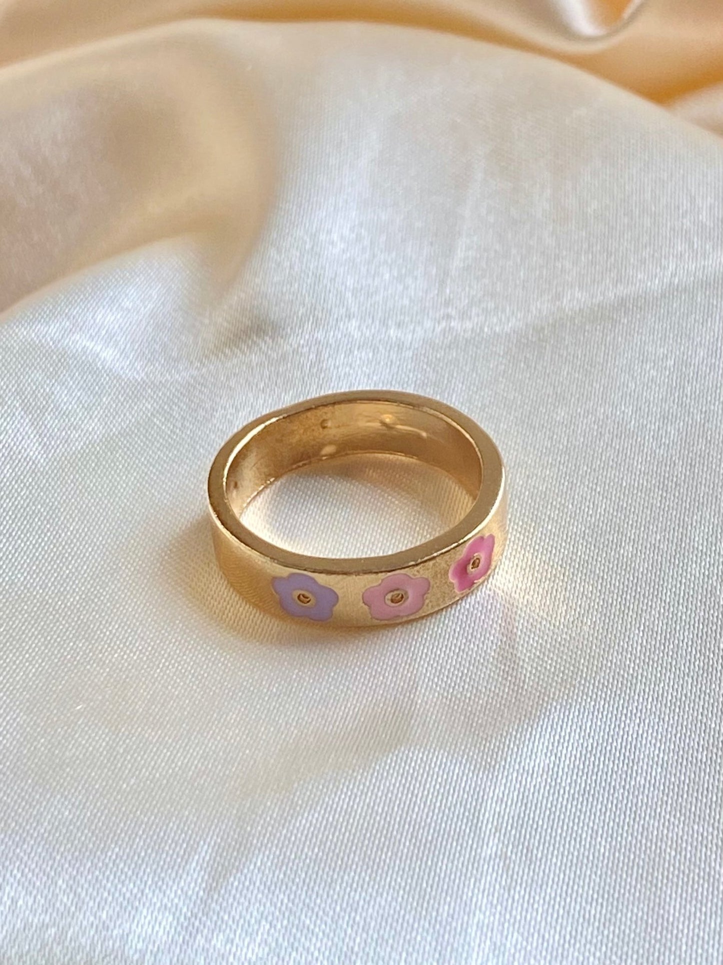 Emma Ring - blunt cases