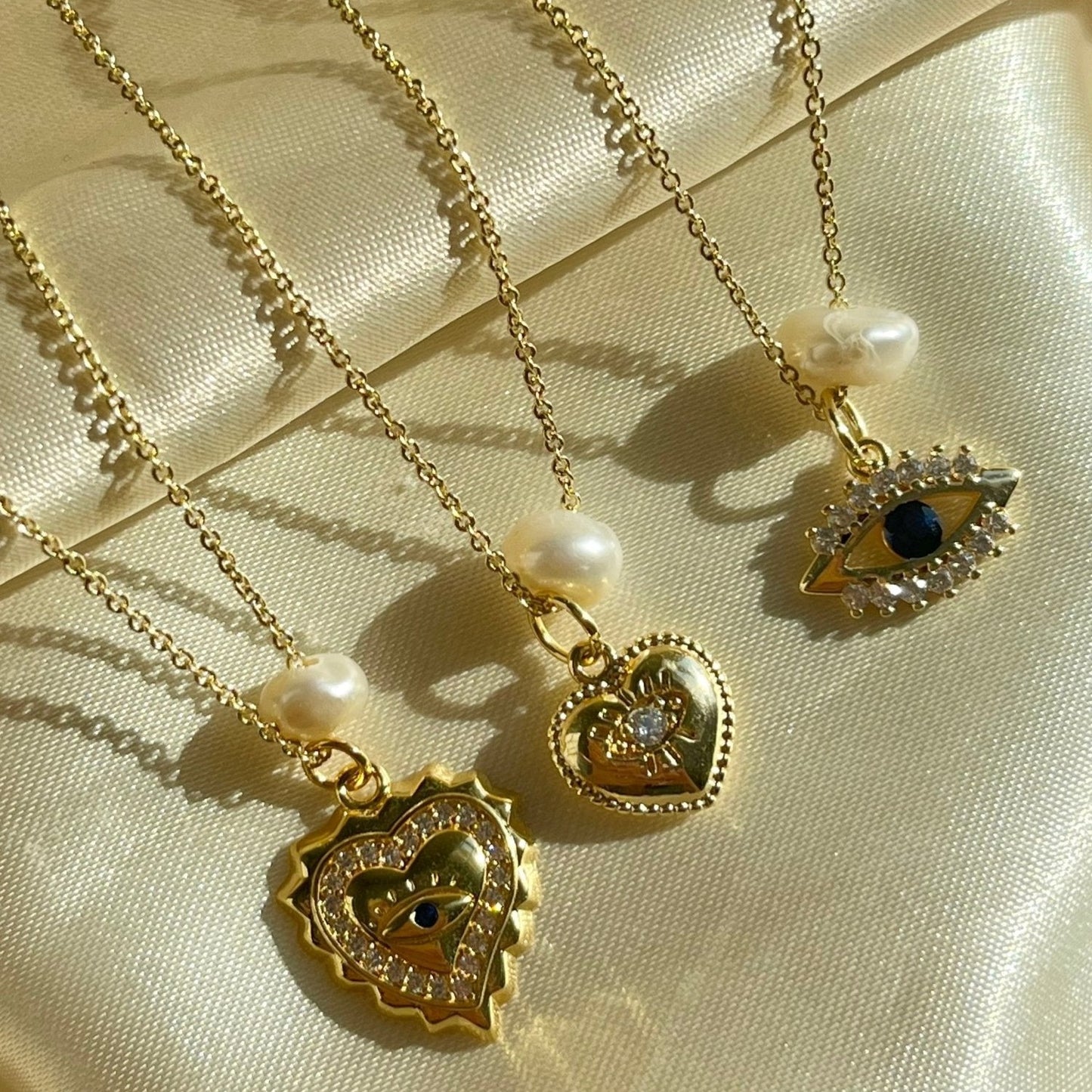 Evil Eye Heart Necklace - blunt cases