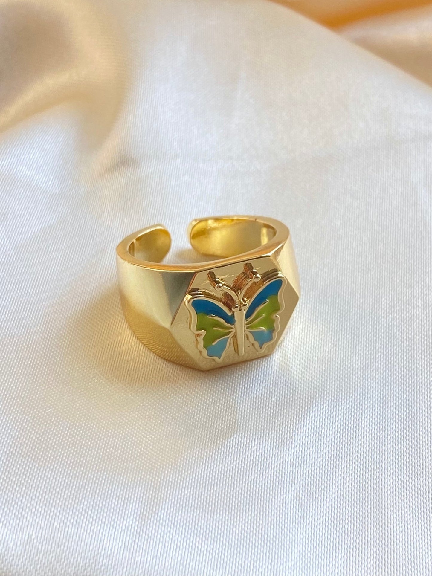 Flutter Ring - blunt cases