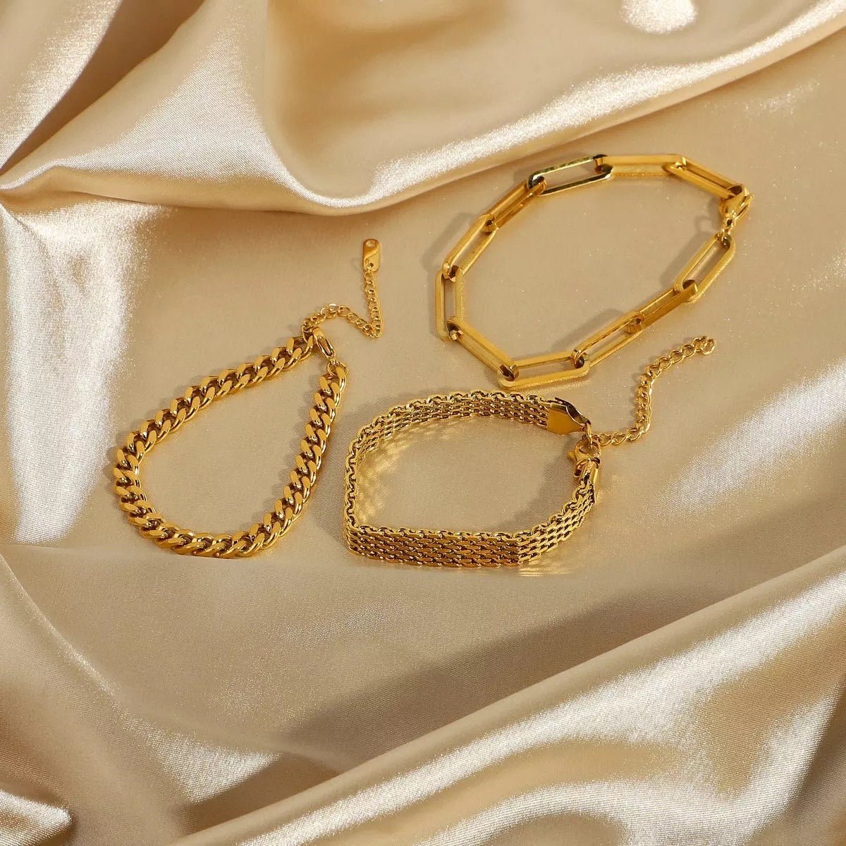 Gold Chain Bracelet - blunt cases