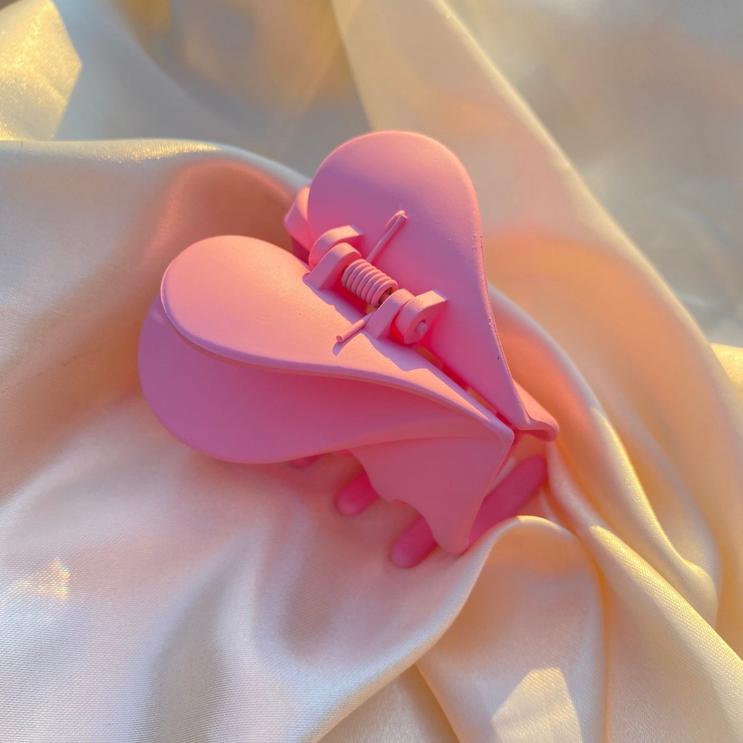 Heartbreaker Hair Clip - blunt cases