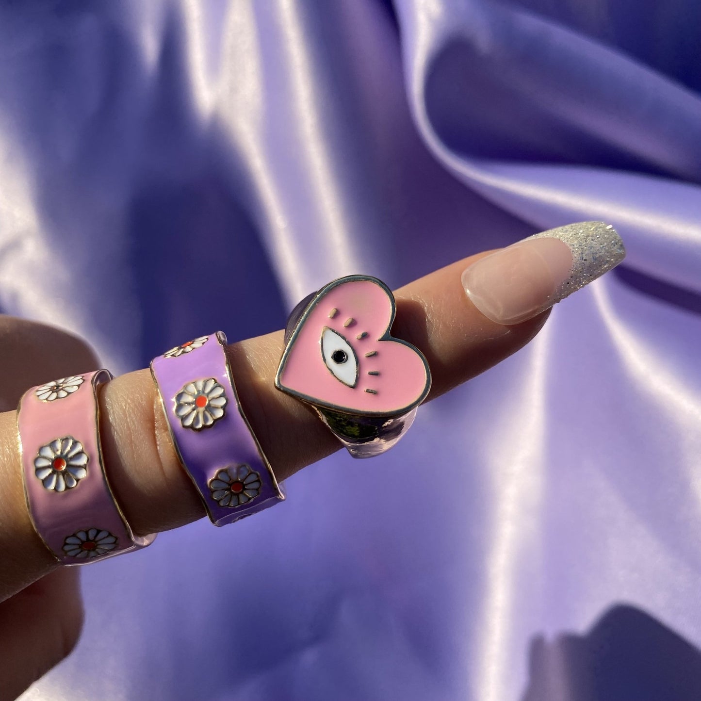 Lavender Daisy Ring - blunt cases