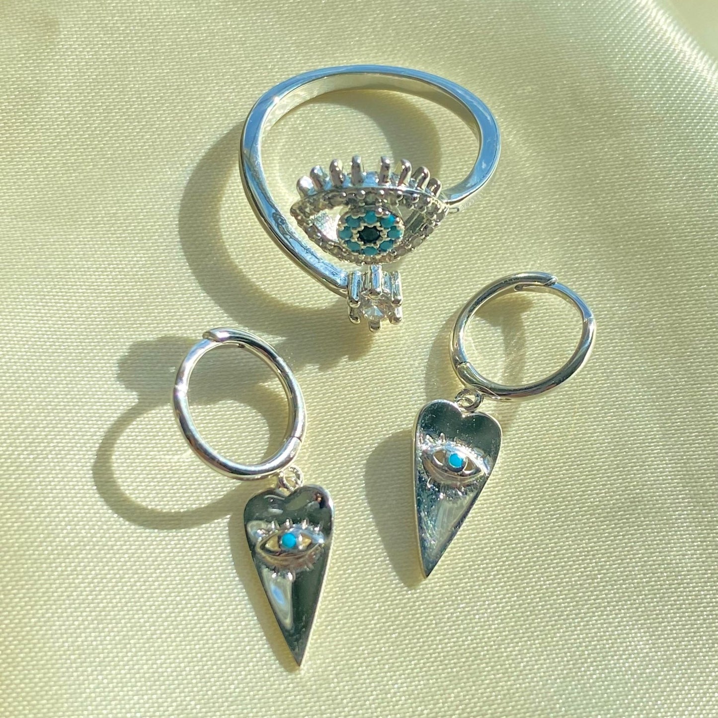 Nazar Heart Earrings - blunt cases
