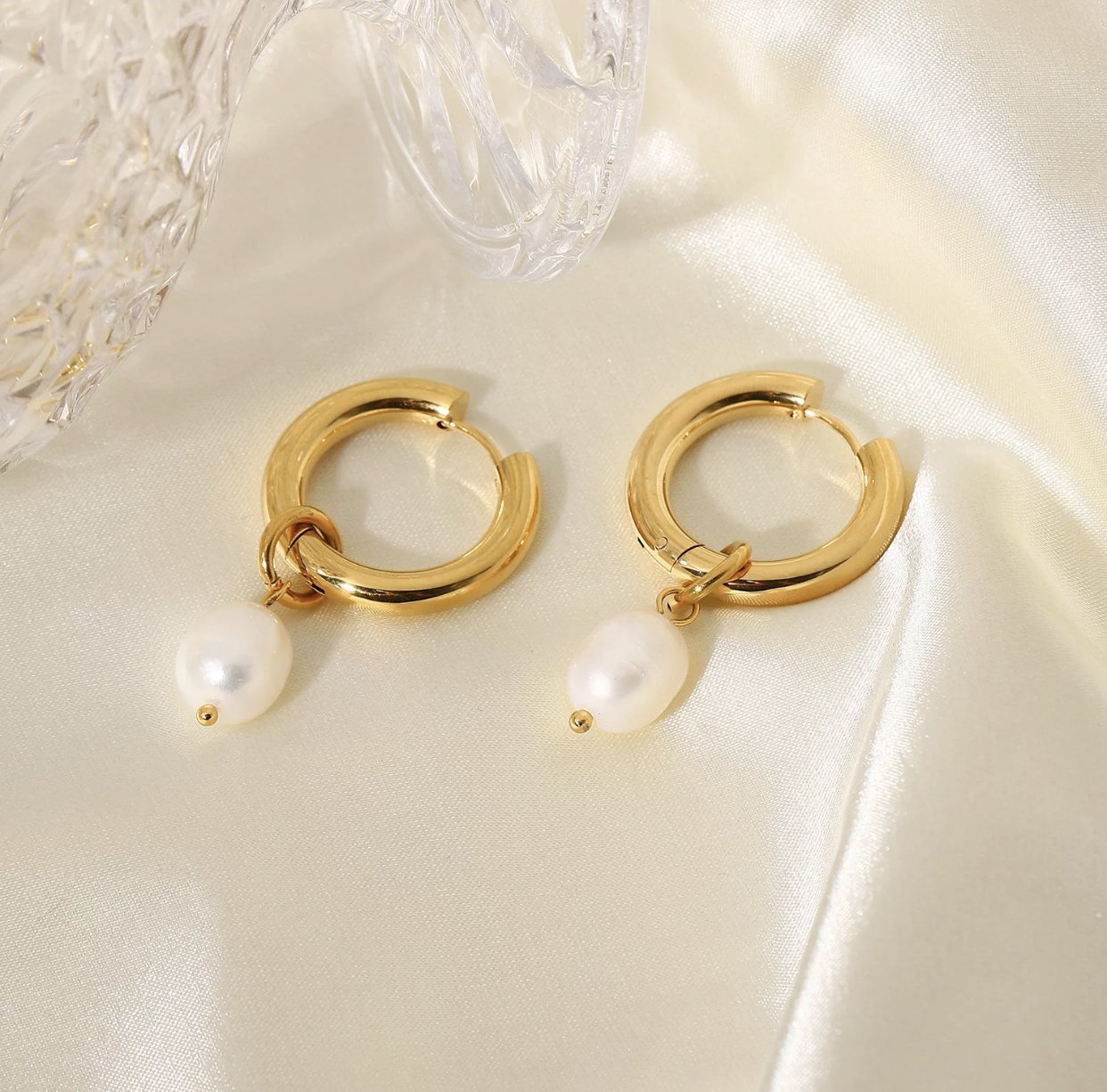 Pearly Earrings - blunt cases
