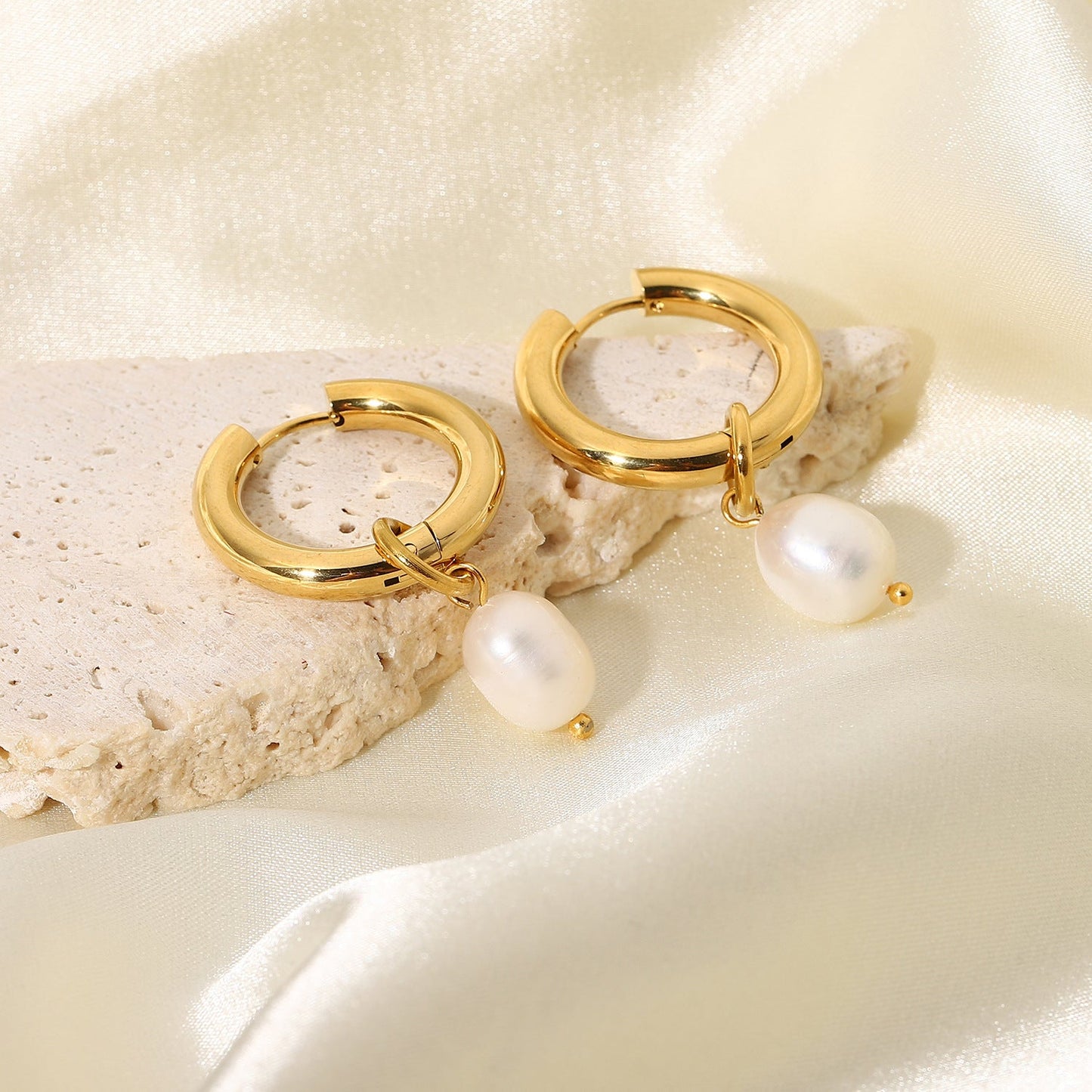 Pearly Earrings - blunt cases