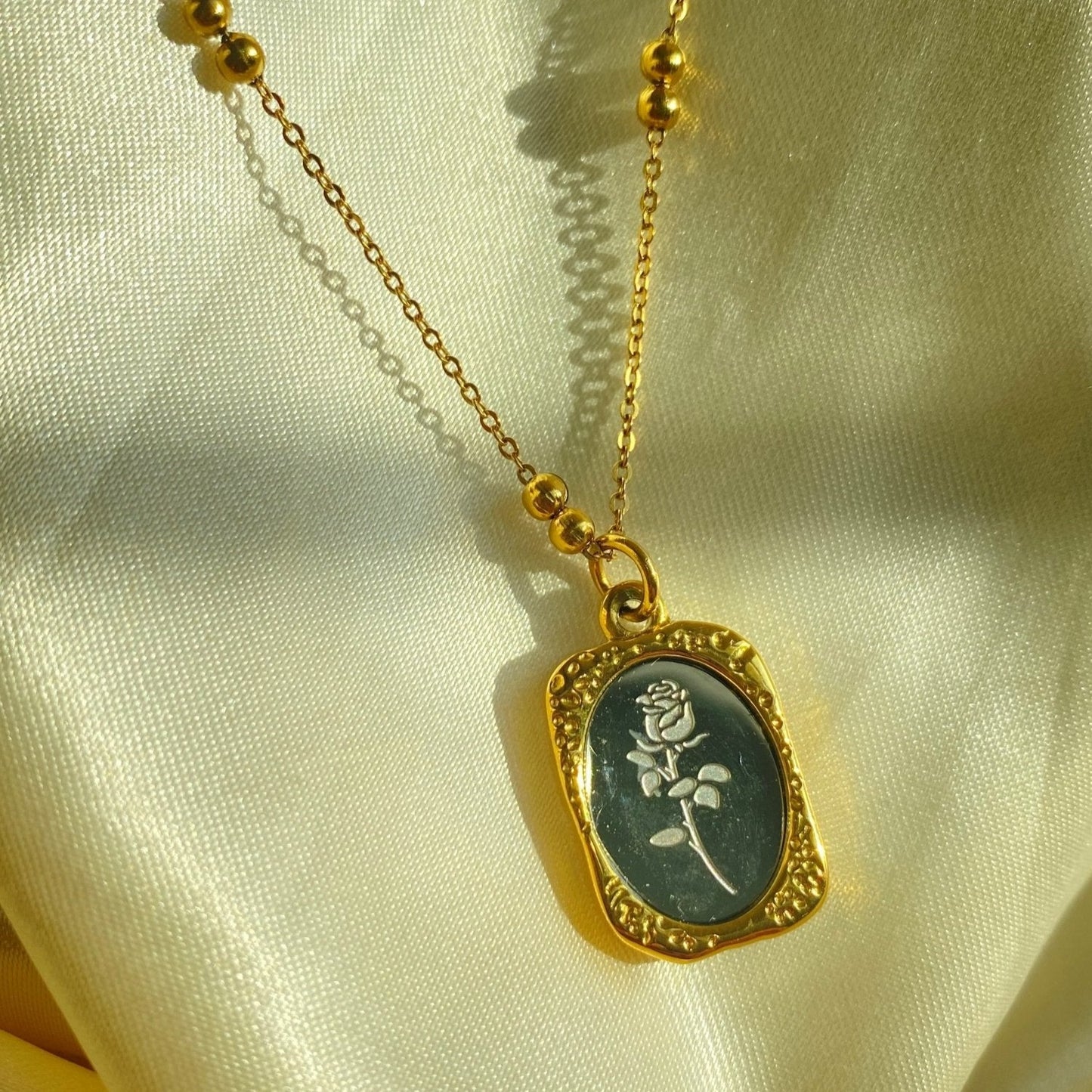 Rose Pendant Necklace - blunt cases