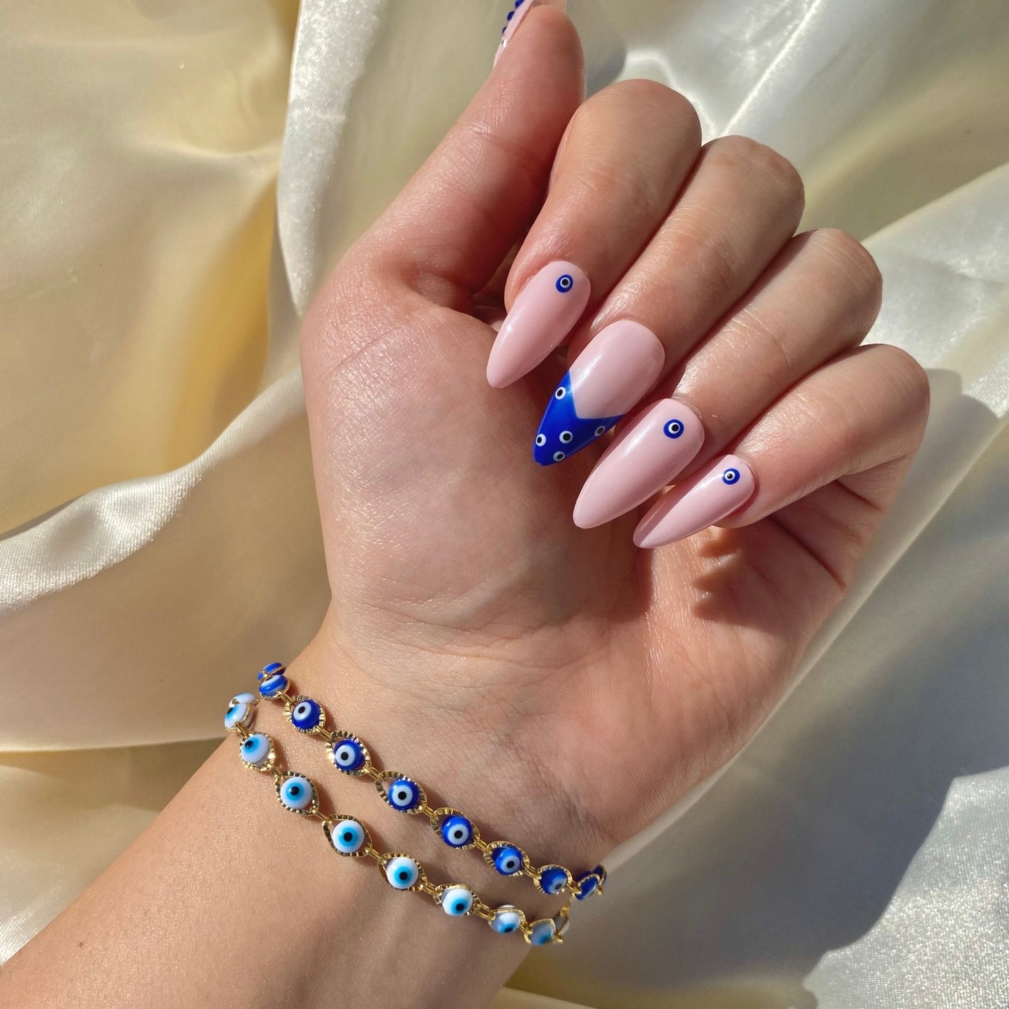 White Nazar Bracelet - blunt cases