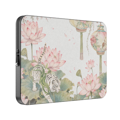 MacBook_Branded_13inch_7