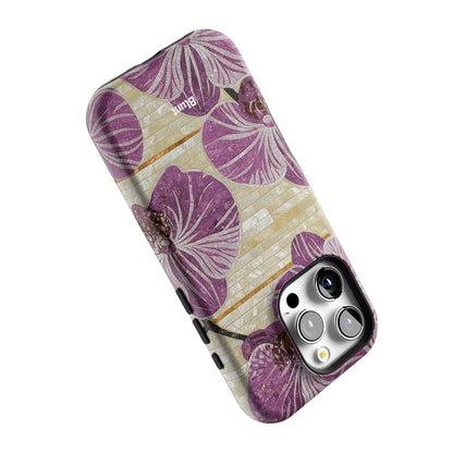 Bella iPhone Case gallery - Iphone_16_Pro_5
