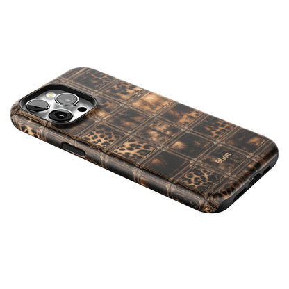 Checkered Print iPhone Case gallery - Iphone_15_Pro_Max_2