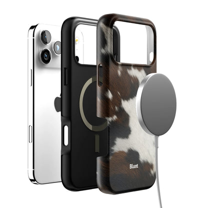 Chestnut Cowhide iPhone Case gallery - Iphone_17_Pro_Max_4