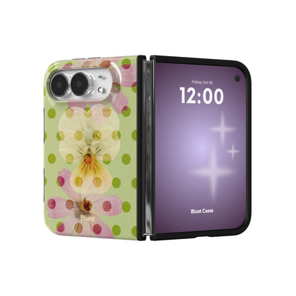 clover-iphone-case iPhone 18 Duo case, view 3