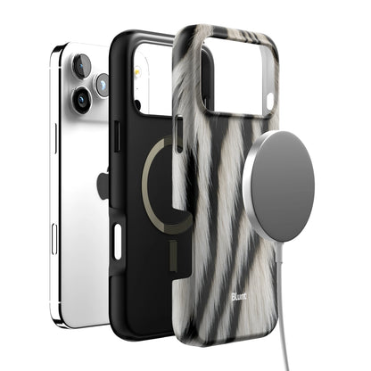 Cruella iPhone Case gallery - Iphone_17_Pro_Max_4