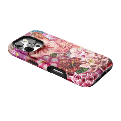 Garden Luxe iPhone Case gallery - Iphone_16_Pro_2
