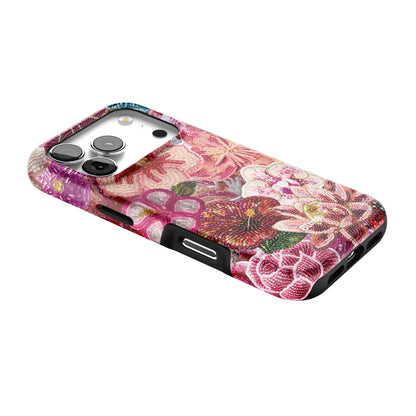 Garden Luxe iPhone Case gallery - Iphone_17_Pro_2