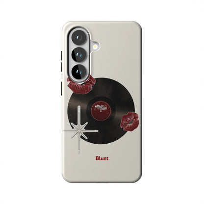 Vinyl-Kiss-samsung-case-Galaxy S26-1