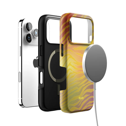 Honey Tiger iPhone Case gallery - Iphone_17_Pro_4