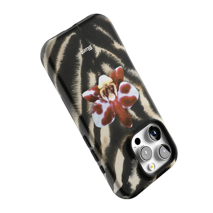 Huntress iPhone Case gallery - Iphone_16_Pro_5