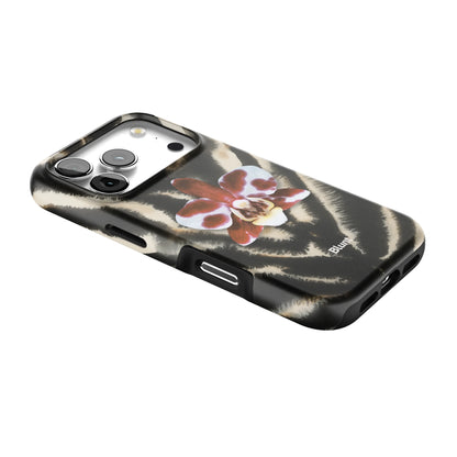 Huntress iPhone Case gallery - Iphone_17_Pro_2