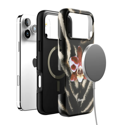 Huntress iPhone Case gallery - Iphone_17_Pro_Max_4