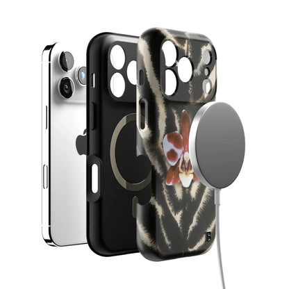 huntress-statement-iphone-case-Iphone_18_Pro_4.jpg