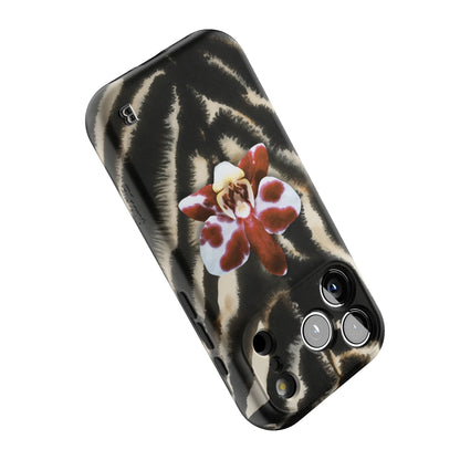 huntress-statement-iphone-case-Iphone_18_Pro_5.jpg