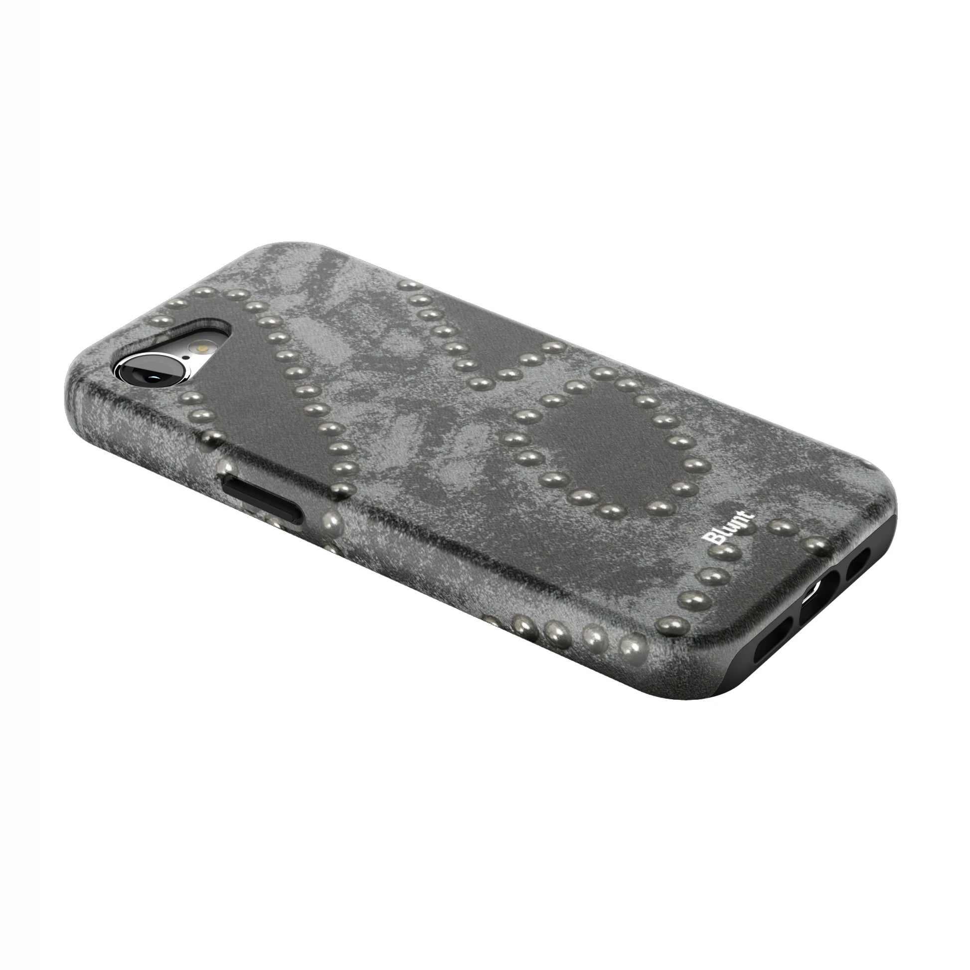 Studded-Noir-iphone-case-iPhone 17 E-2
