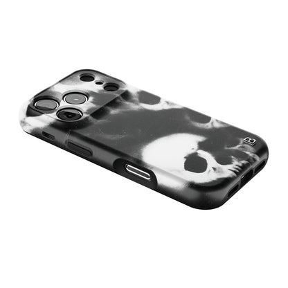 men-smoke-skull-statement-iphone-case-Iphone_18_Pro_2.jpg