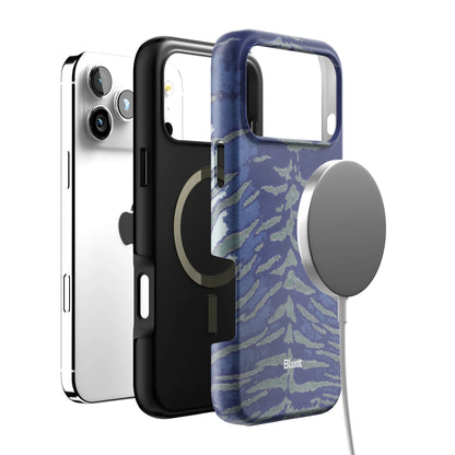 Midnight Veins iPhone Case gallery - Iphone_17_Pro_Max_4