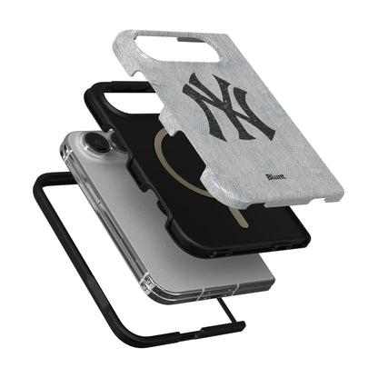 new-yorker-iphone-case iPhone 18 Duo case, view 6