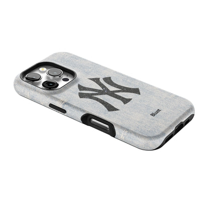 New Yorker iPhone Case gallery - Iphone_16_Pro_2