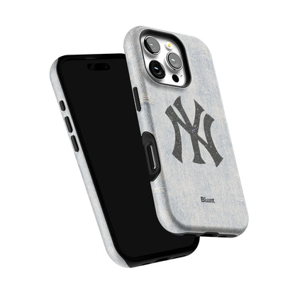 New Yorker iPhone Case gallery - Iphone_16_Pro_6