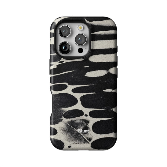 Noir Abstract iPhone Case gallery - Iphone_16_Pro_1