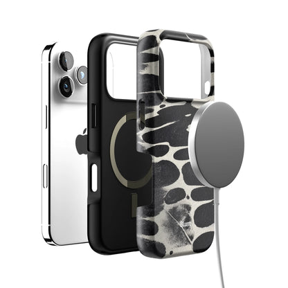 Noir Abstract iPhone Case gallery - Iphone_17_Pro_4