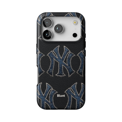 Patchwork Newyorker iPhone Case gallery - Iphone_17_Pro_1