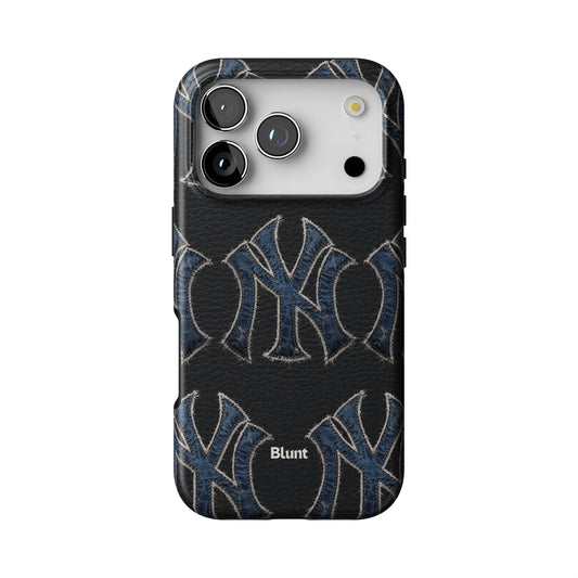 Patchwork Newyorker iPhone Case gallery - Iphone_17_Pro_1