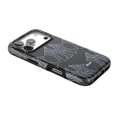 Patchwork Newyorker iPhone Case gallery - Iphone_17_Pro_2