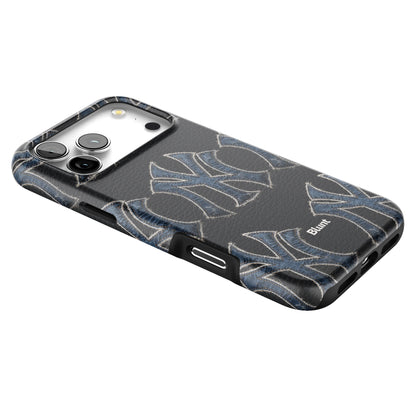 Patchwork Newyorker iPhone Case gallery - Iphone_17_Pro_Max_2