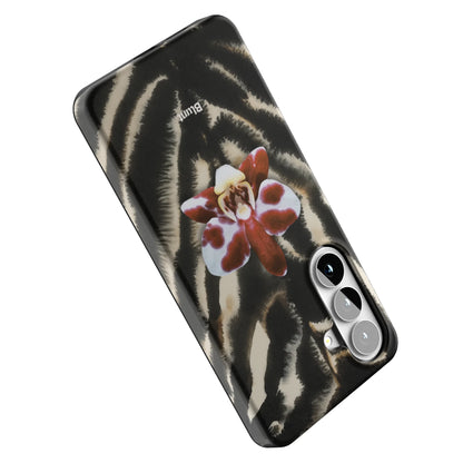 Huntress-samsung-case-Galaxy S26 Plus-4