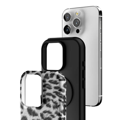 Snow Leopard iPhone Case gallery - Iphone_16_Pro_3