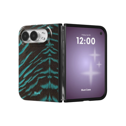 tiger-baby-iphone-case iPhone 18 Duo case, view 3