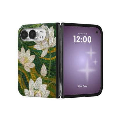 water-lily-iphone-case iPhone 18 Duo case, view 3