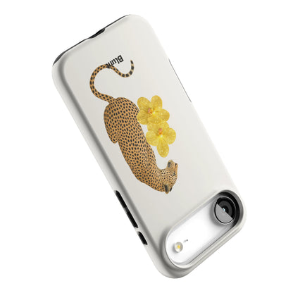 White Cleo iPhone Case gallery - Iphone_17_Air_5