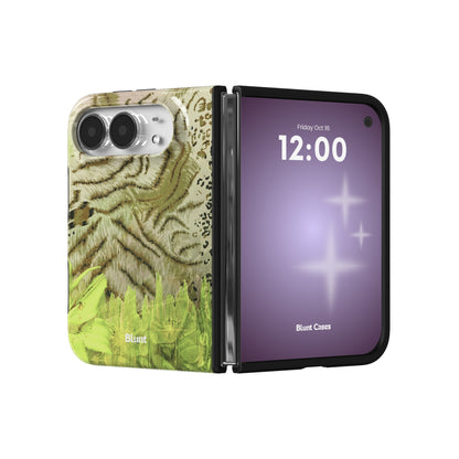 wild-meadow-iphone-case iPhone 18 Duo case, view 3