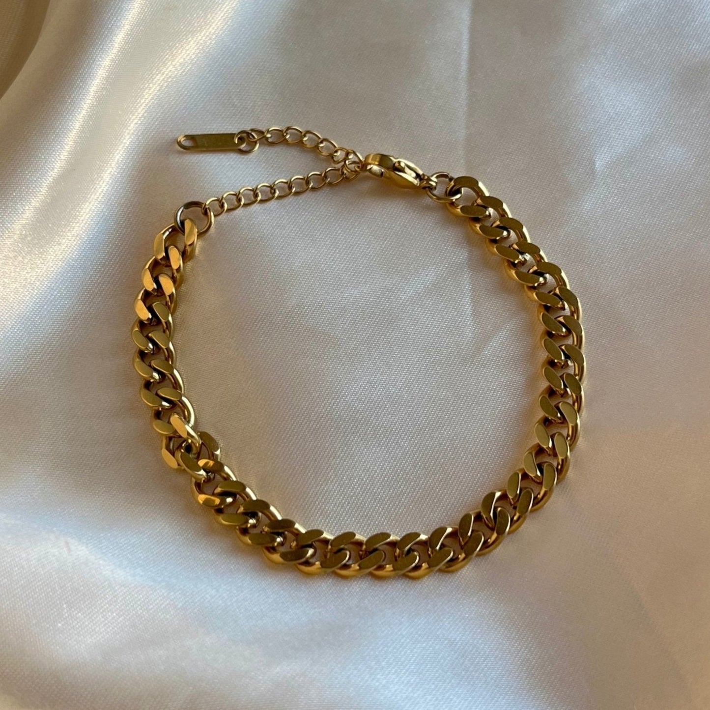 Gold Chain Bracelet - blunt cases